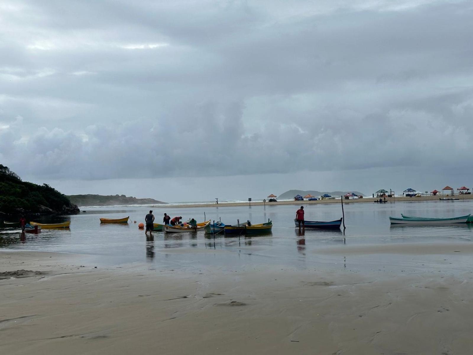 Pousada Paraiso Ap Proximo Ao Centro Da Praia De Baixo Lägenhet Palhoça Exteriör bild